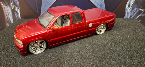 Jada Toys 1/24 Chevy Silverado 2002 Candy Red Big Time Muscle USED