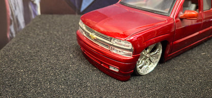 Jada Toys 1/24 Chevy Silverado 2002 Candy Red Big Time Muscle USED