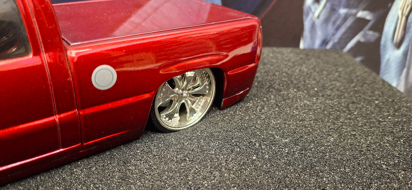 Jada Toys 1/24 Chevy Silverado 2002 Candy Red Big Time Muscle USED
