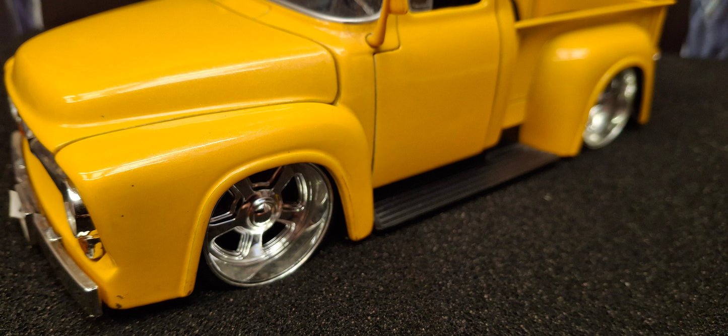Jada Toys 1/24 Ford F-100 1956 Yellow Big Time Muscle USED