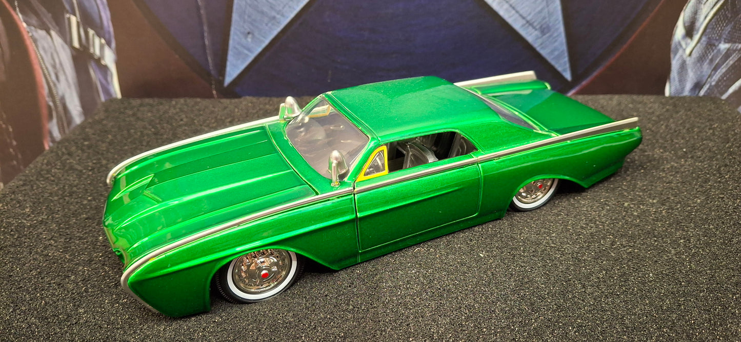 Jada Toys 1/24 Ford Thunderbird 1963 Green Big Time Muscle USED