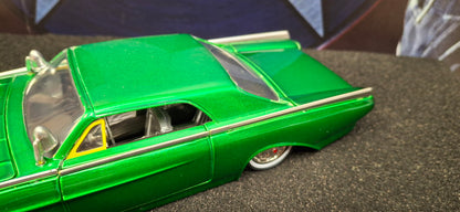 Jada Toys 1/24 Ford Thunderbird 1963 Green Big Time Muscle USED