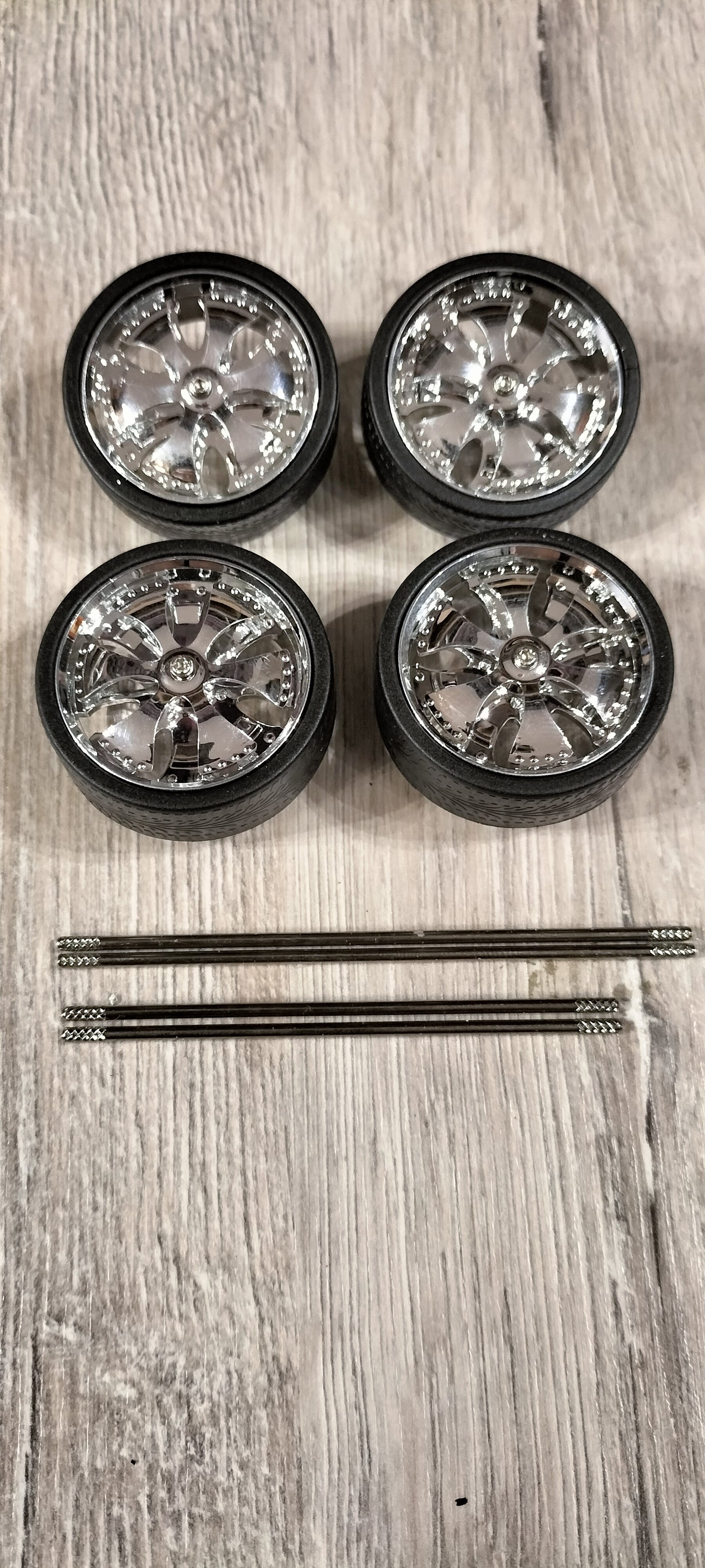 Custom Design 1/24 Koła ver.1 Chrome Spinner