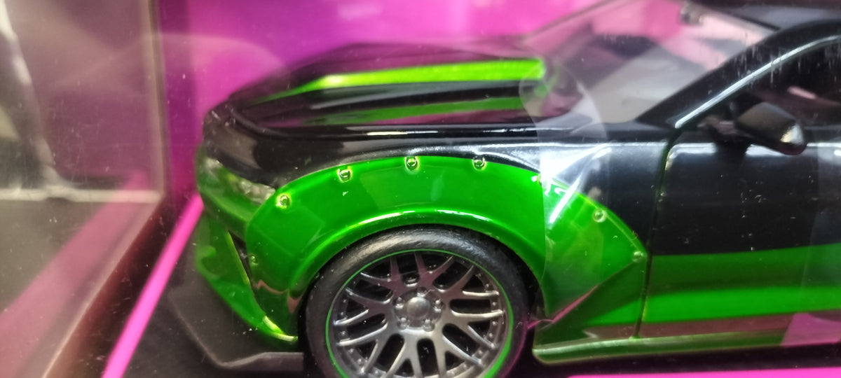 Jada Toys 1/24 Chevy Camaro SS 2016 Pink Slips