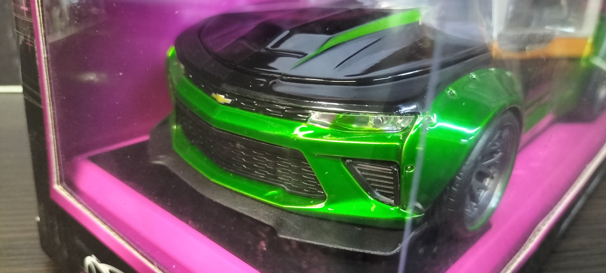 Jada Toys 1/24 Chevy Camaro SS 2016 Pink Slips