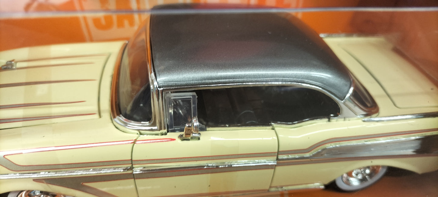Jada Toys 1/24 Chevy Bel-Air Beige Strips 1957 Big Time Muscle