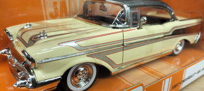 Jada Toys 1/24 Chevy Bel-Air Beige Strips 1957 Big Time Muscle