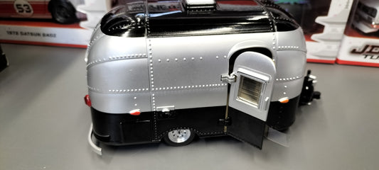 Greenlight 1/24 Bambi Silver Black Przyczepa Kemping