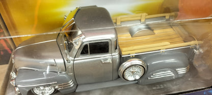 Jada Toys 1/24 Chevy Pickup 1951 Silver Street Low