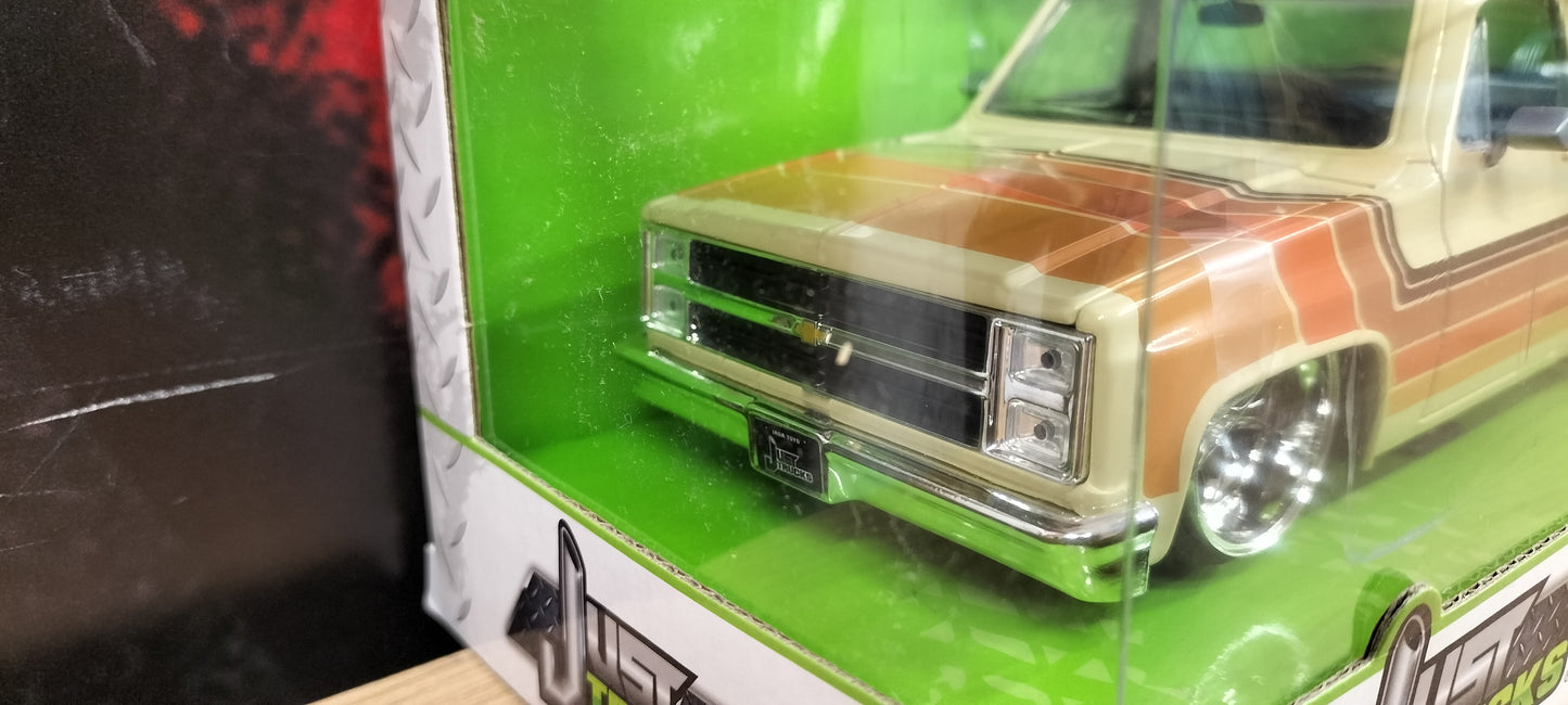 Jada Toys 1/24 Chevy C-10 Beige Brown Strips 1985 Just Truck