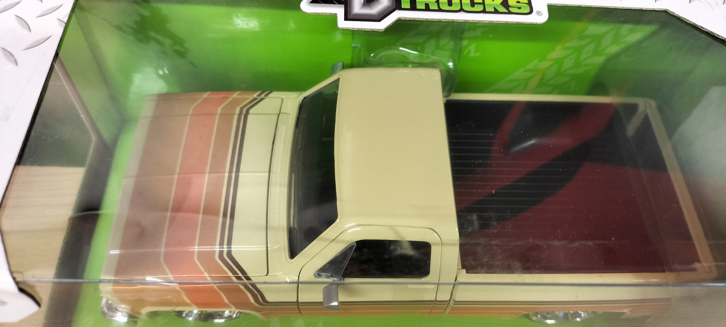 Jada Toys 1/24 Chevy C-10 Beige Brown Strips 1985 Just Truck