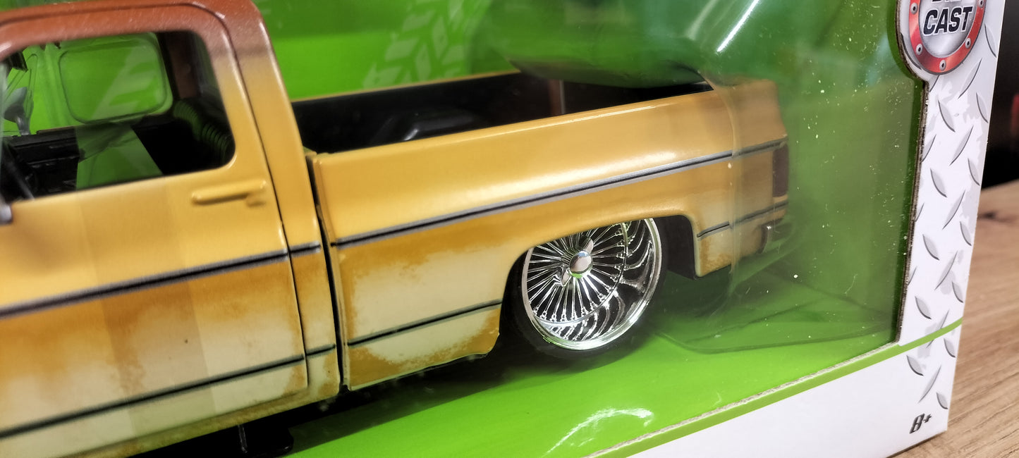 Jada Toys 1/24 Chevy C-10 Beige Light 1985 Just Truck