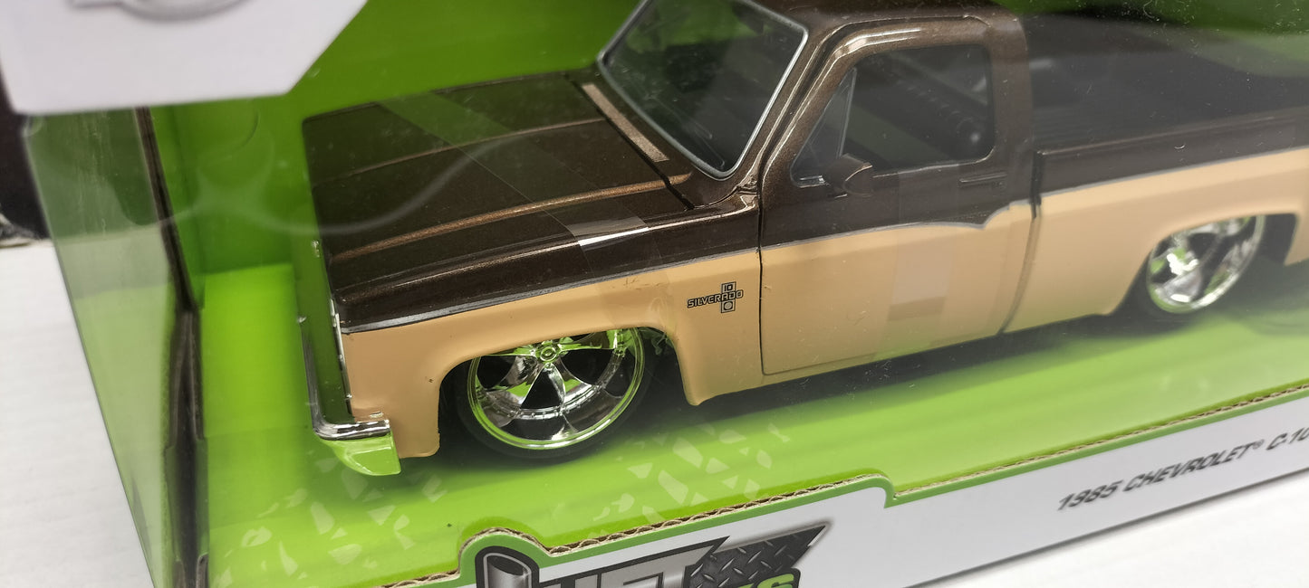 Jada Toys 1/24 Chevy C-10 1985 Brown Beige Just Truck