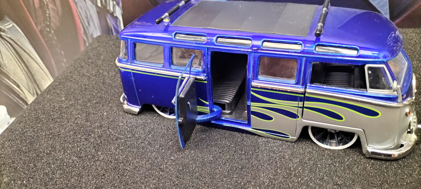 Jada Toys 1/24 VW Bus Flame Big Time Muscle USED