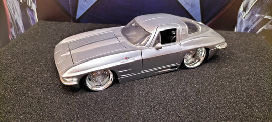 Jada Toys 1/24 Chevy Corvette Stingray Coupe 1963 Silver Big Time Muscle USED