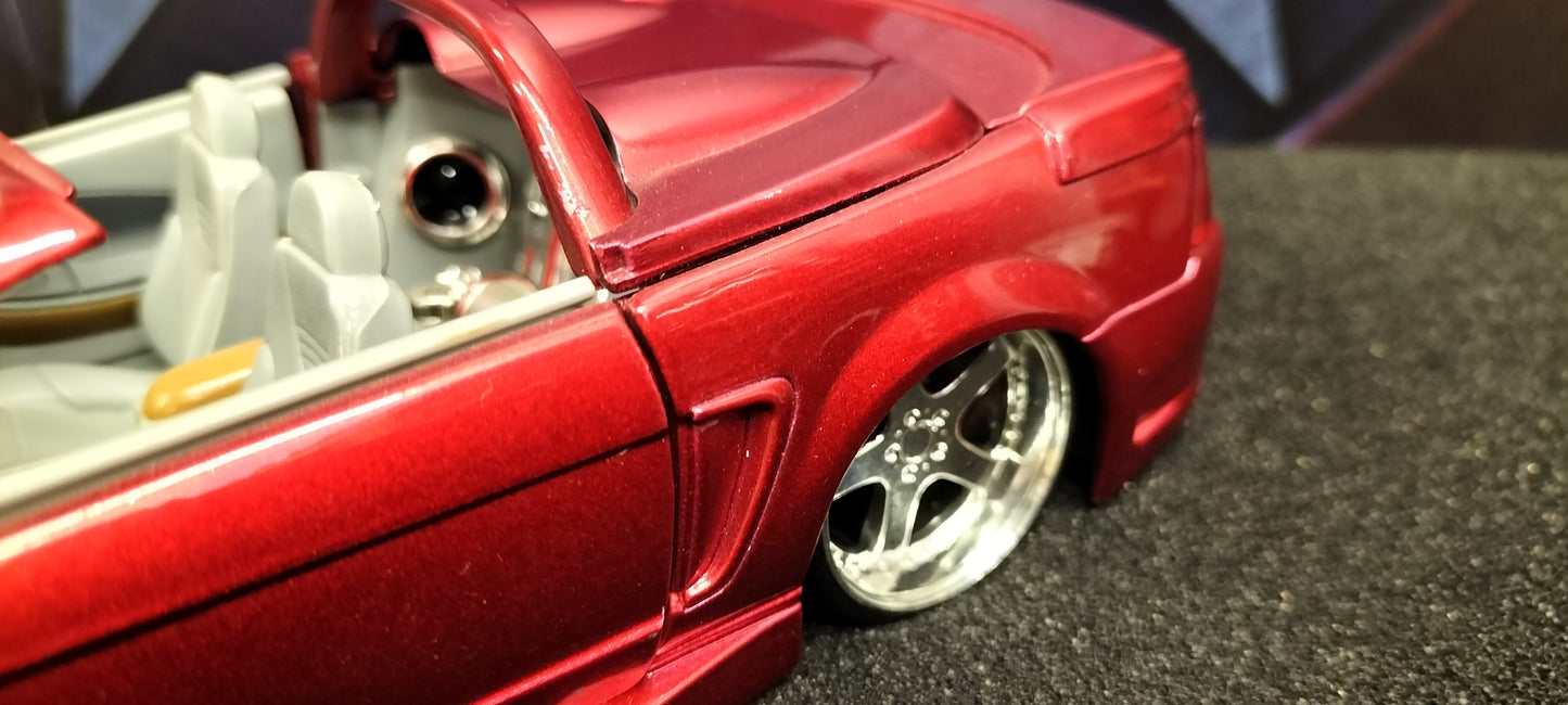 Jada Toys 1/24 Ford Mustang 2002 Cabrio Candy Red Big Time Muscle USED