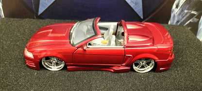 Jada Toys 1/24 Ford Mustang 2002 Cabrio Candy Red Big Time Muscle USED