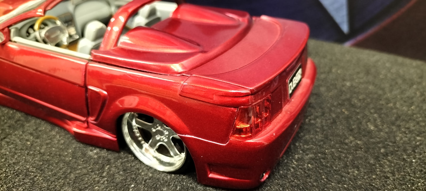 Jada Toys 1/24 Ford Mustang 2002 Cabrio Candy Red Big Time Muscle USED