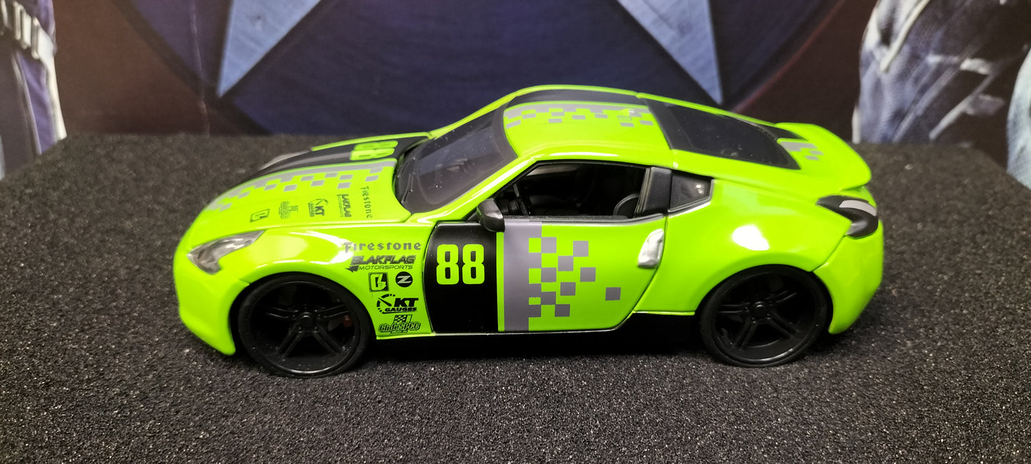 Maisto Design 1/24 Nissan 370z 2009 USED