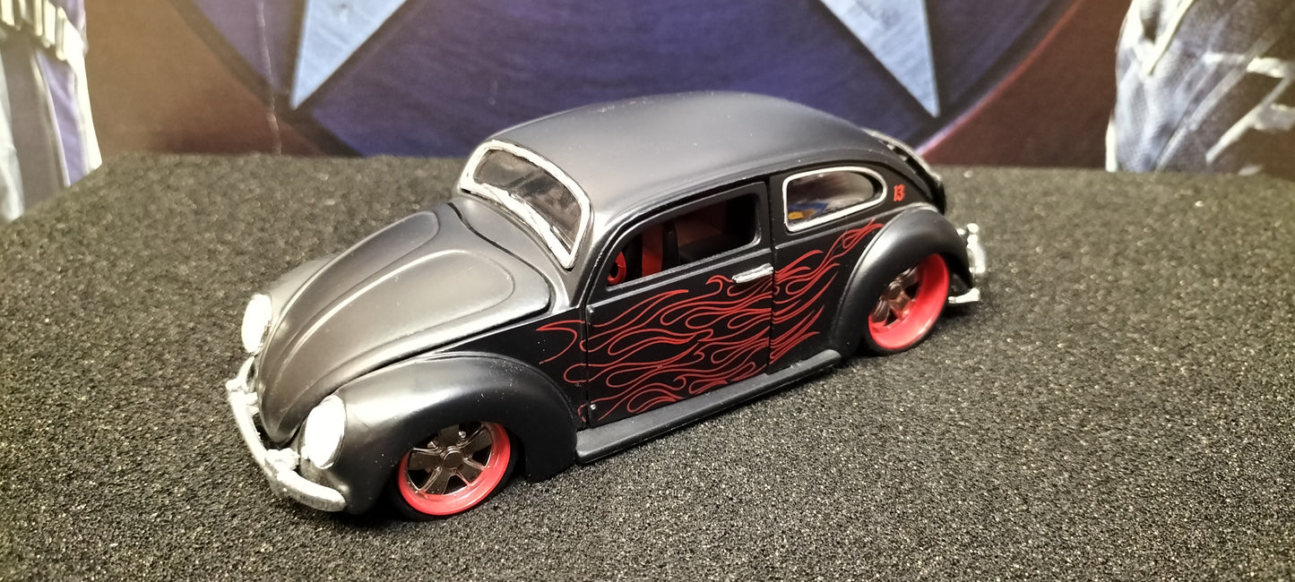 Maisto Design 1/24 VW Beetle Black Flame USED