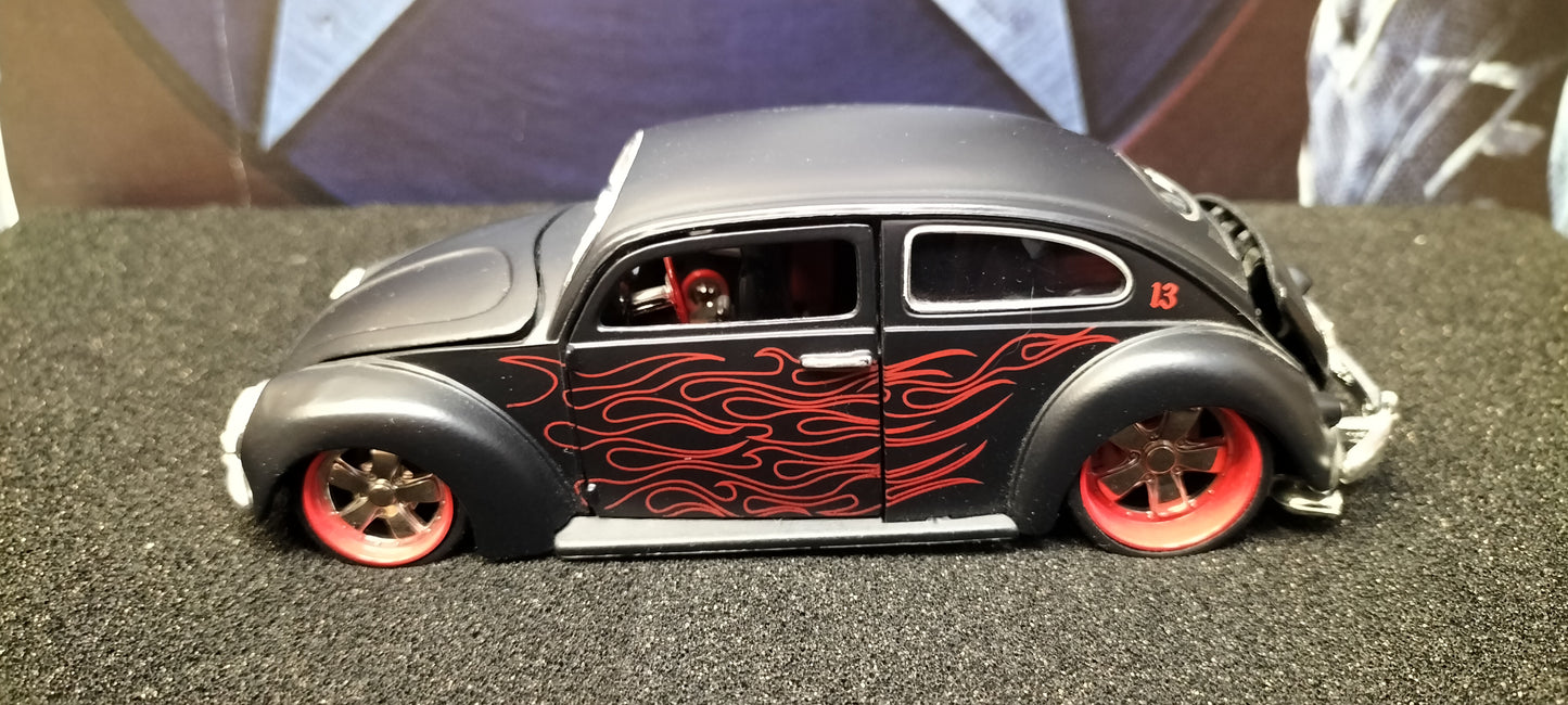 Maisto Design 1/24 VW Beetle Black Flame USED