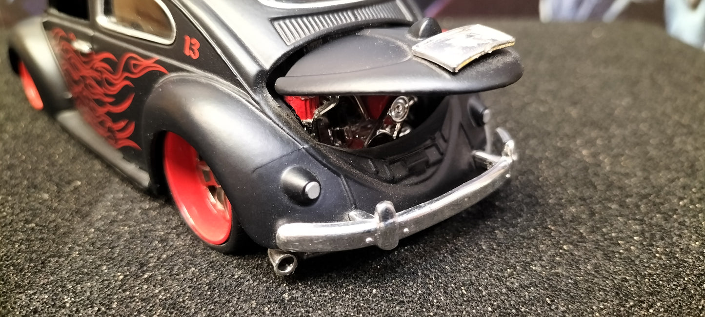 Maisto Design 1/24 VW Beetle Black Flame USED