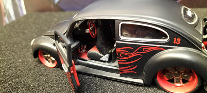 Maisto Design 1/24 VW Beetle Black Flame USED