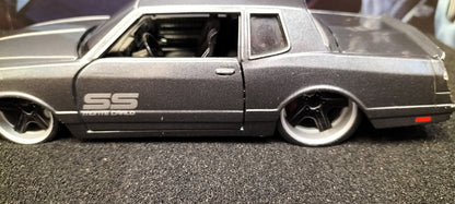Maisto Design 1/24 Chevy Monte Carlo SS 1986 Grey USED