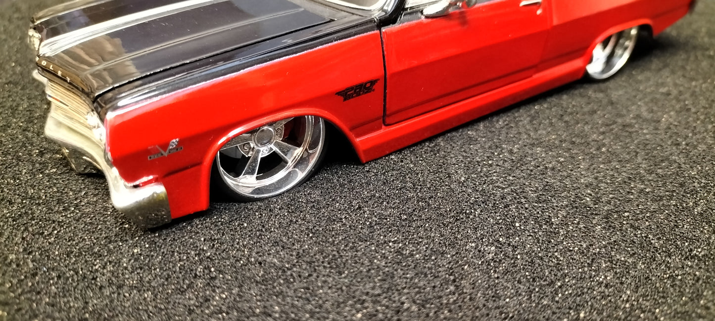 Maisto Design 1/24 Chevy Chevelle Malibu 1985 Red Black USED