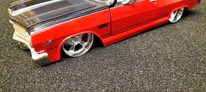 Maisto Design 1/24 Chevy Chevelle Malibu 1985 Red Black USED
