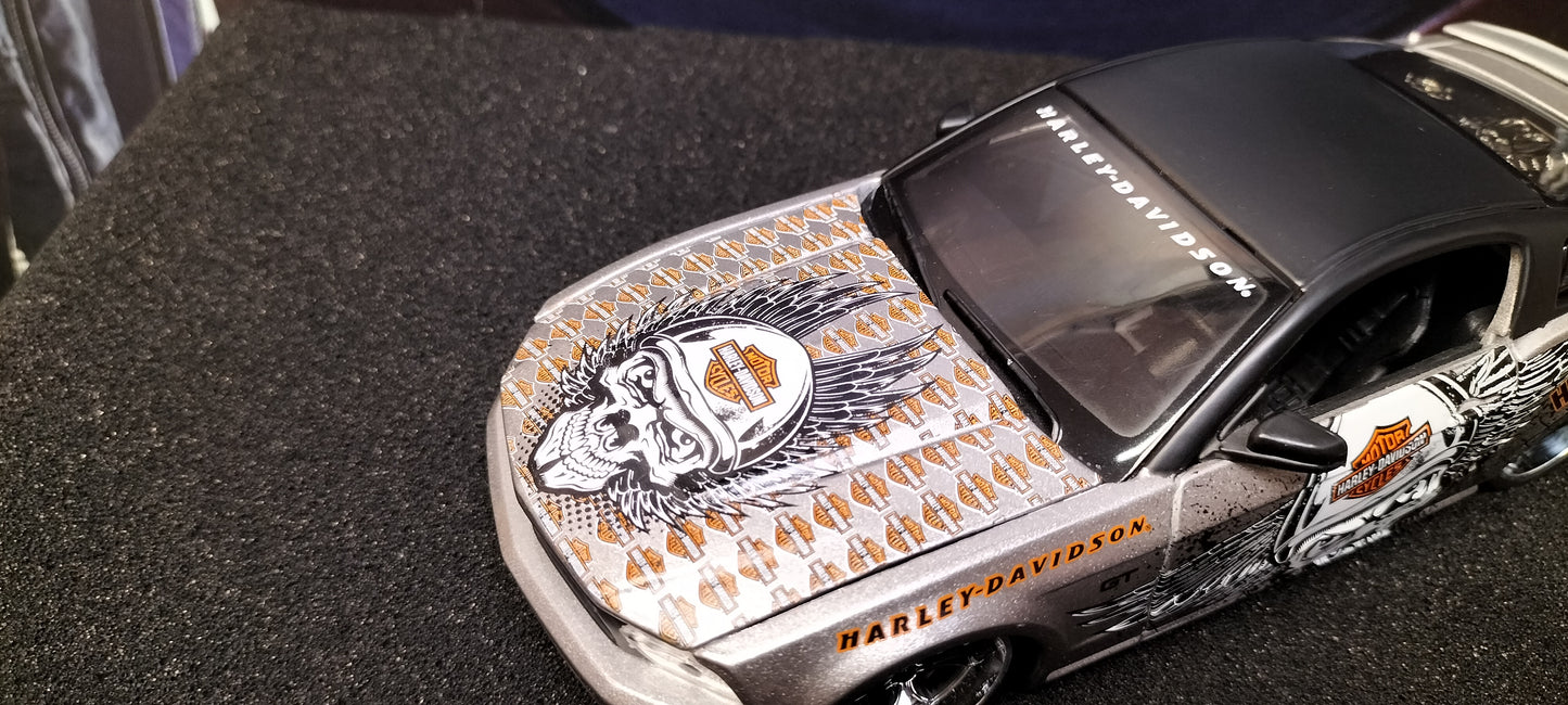 Maisto Design 1/24 Ford Mustang GT Harley Davidson 2011 Skull USED