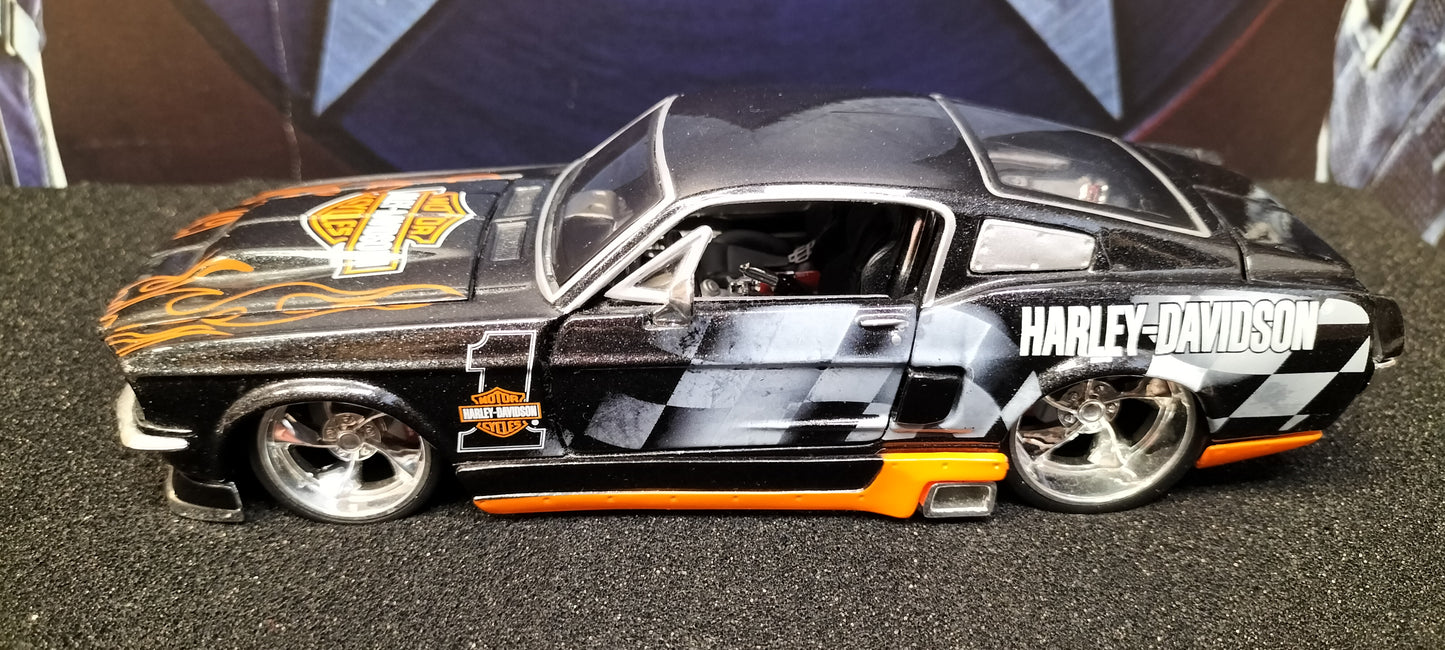 Maisto Design 1/24 Ford Mustang GT 1967 Harley Davidson "1" USED