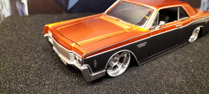Maisto Design 1/24 Lincoln Continental 1966 Cooper Black USED