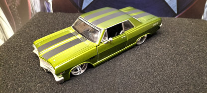 Maisto Design 1/24 Chevy Chevelle Malibu 1985 Green Matt USED