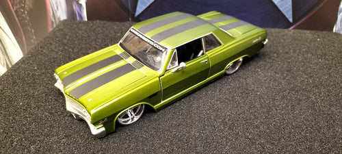 Maisto Design 1/24 Chevy Chevelle Malibu 1985 Green Matt USED