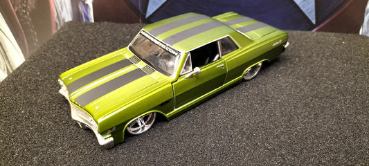Maisto Design 1/24 Chevy Chevelle Malibu 1985 Green Matt USED