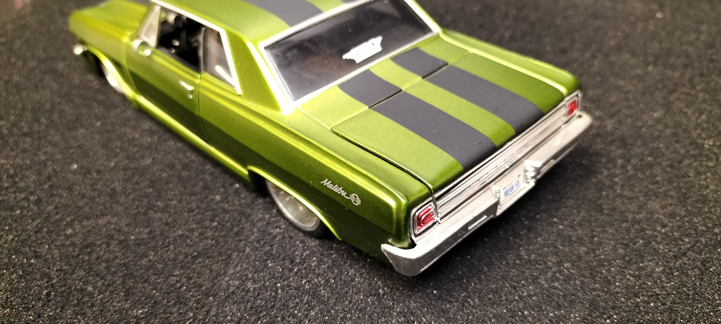 Maisto Design 1/24 Chevy Chevelle Malibu 1985 Green Matt USED