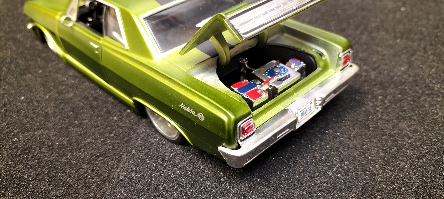 Maisto Design 1/24 Chevy Chevelle Malibu 1985 Green Matt USED