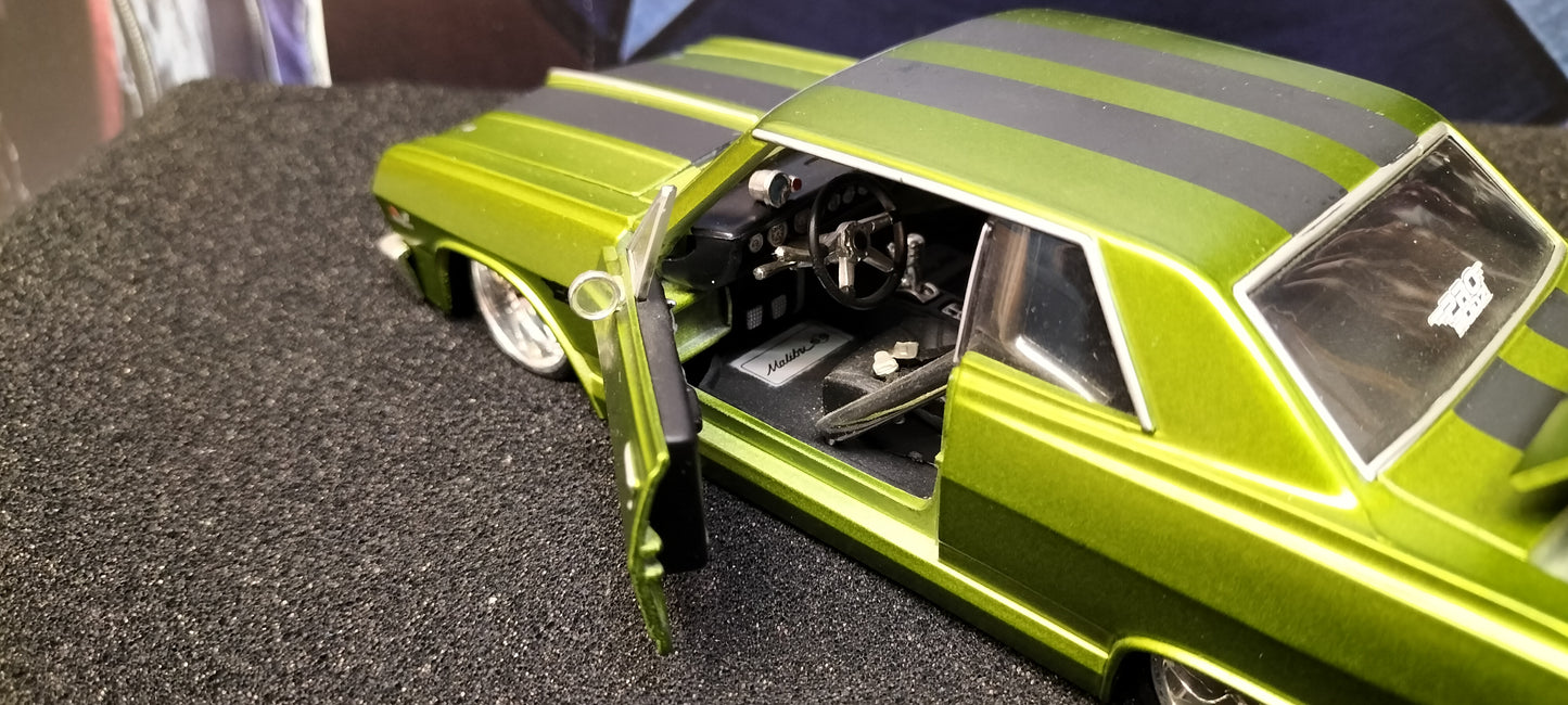 Maisto Design 1/24 Chevy Chevelle Malibu 1985 Green Matt USED