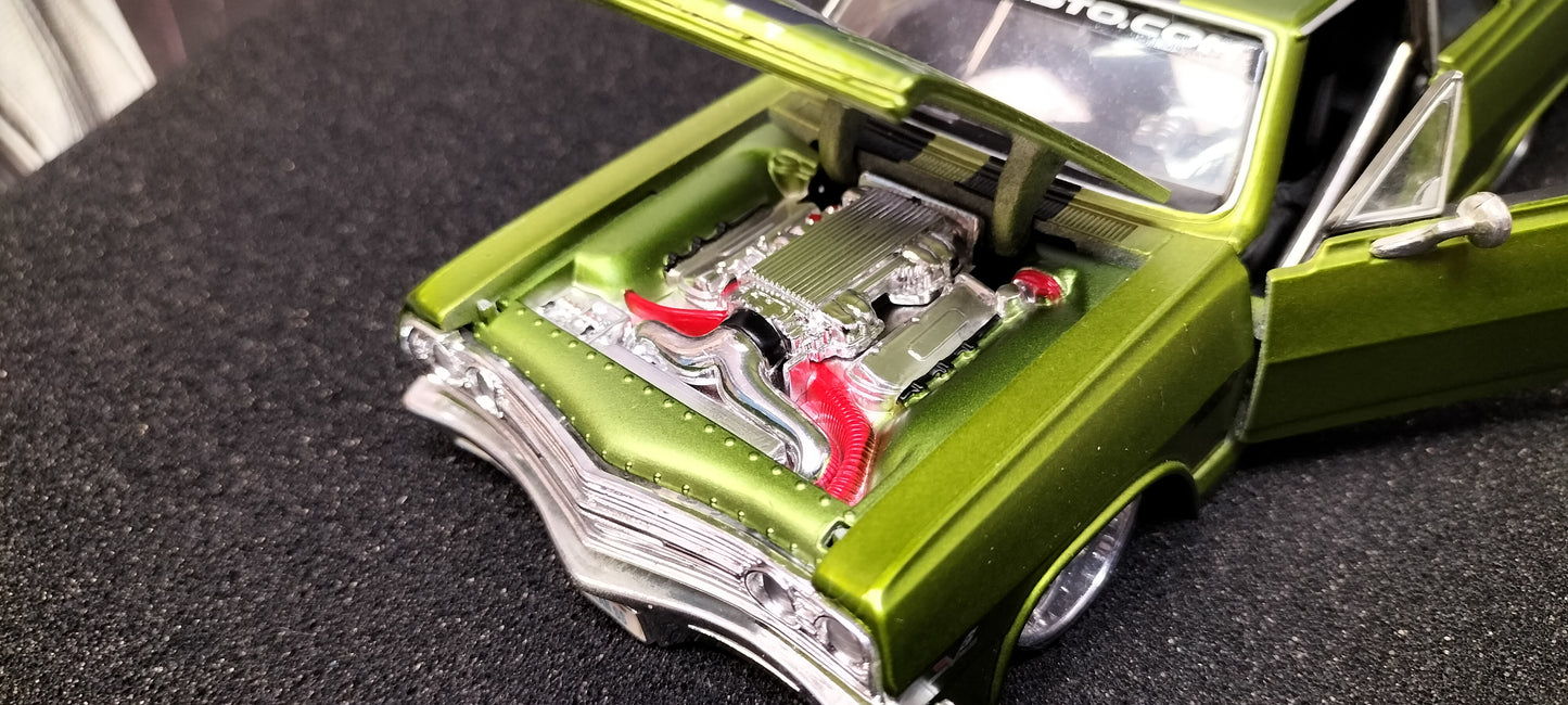 Maisto Design 1/24 Chevy Chevelle Malibu 1985 Green Matt USED