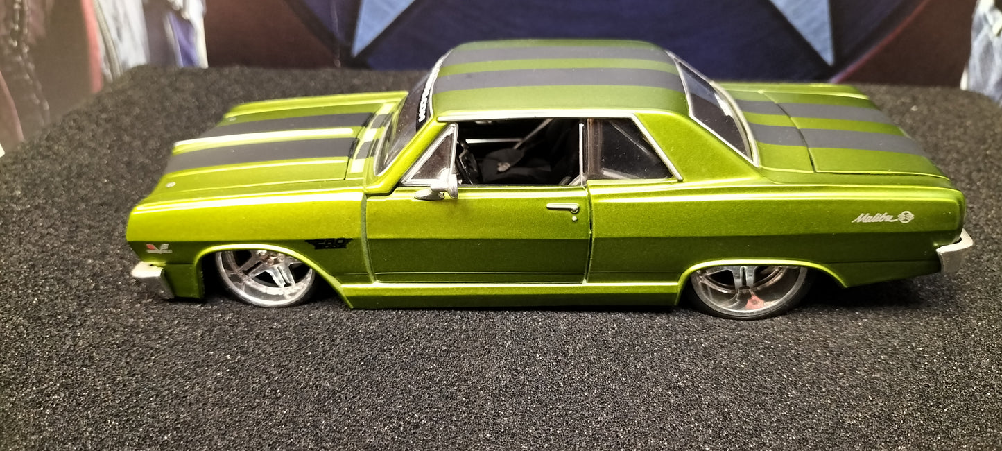 Maisto Design 1/24 Chevy Chevelle Malibu 1985 Green Matt USED