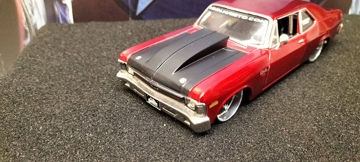 Maisto Design 1/24 Chevy Nova SS 1970 Candy Red USED