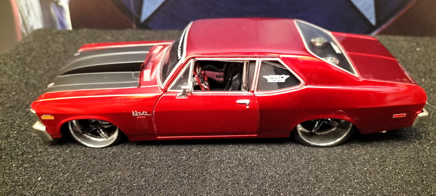 Maisto Design 1/24 Chevy Nova SS 1970 Candy Red USED