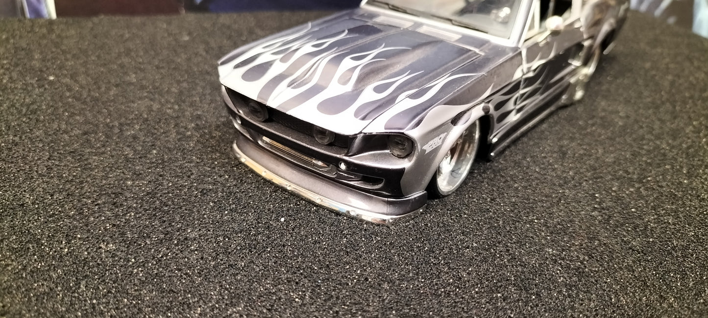 Maisto Design 1/24 Ford Mustang GT 1967 Gray Flame USED