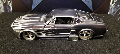 Maisto Design 1/24 Ford Mustang GT 1967 Gray Flame USED