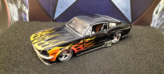 Maisto Design 1/24 Ford Mustang GT 1967 Black Flame USED