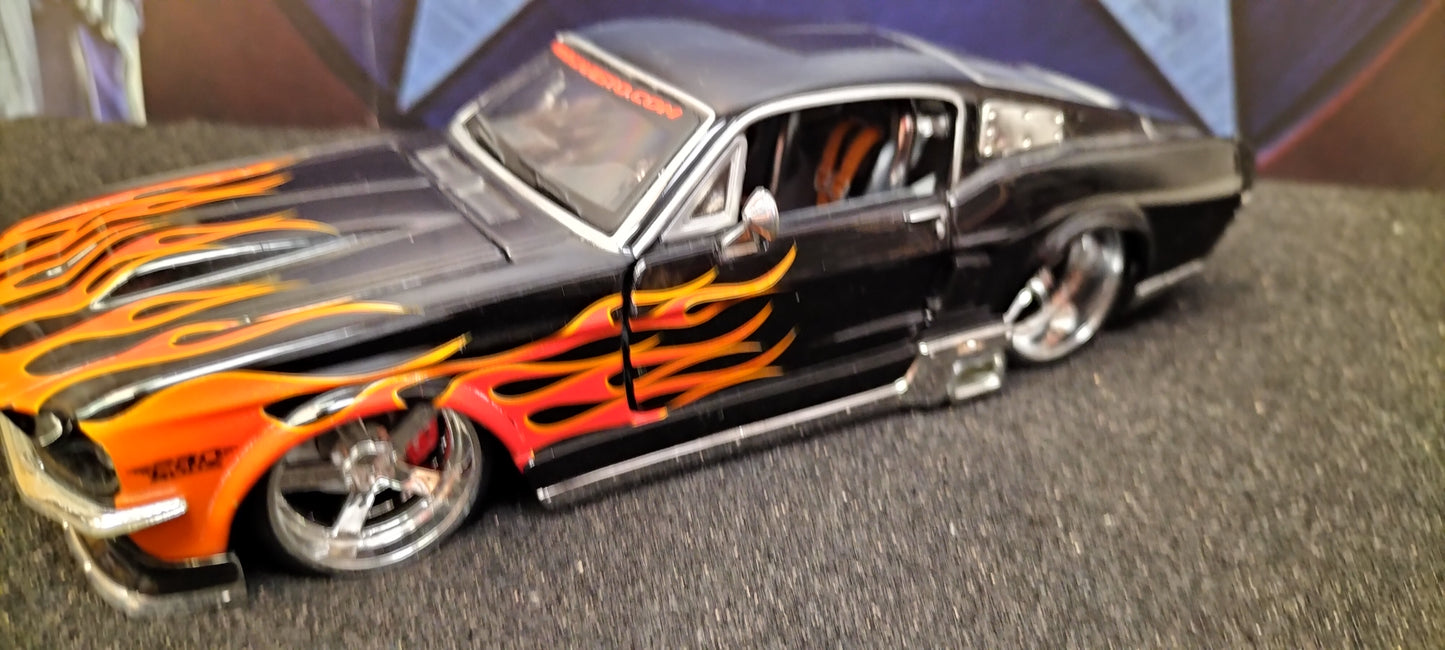 Maisto Design 1/24 Ford Mustang GT 1967 Black Flame USED