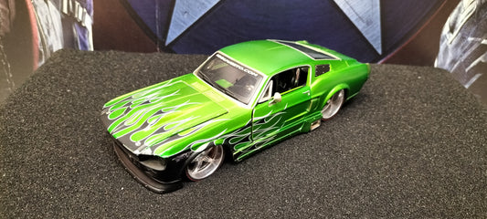 Maisto Design 1/24 Ford Mustang GT 1967 Green Flame USED