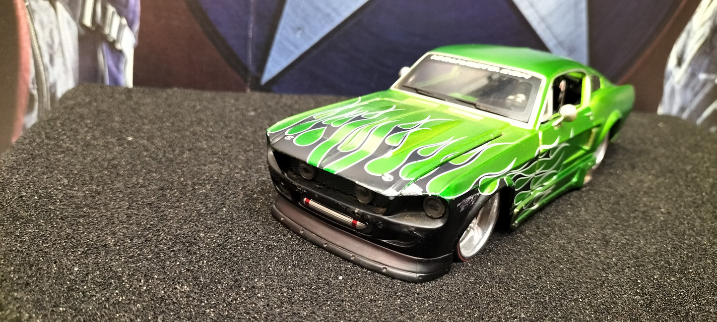 Maisto Design 1/24 Ford Mustang GT 1967 Green Flame USED