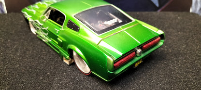 Maisto Design 1/24 Ford Mustang GT 1967 Green Flame USED